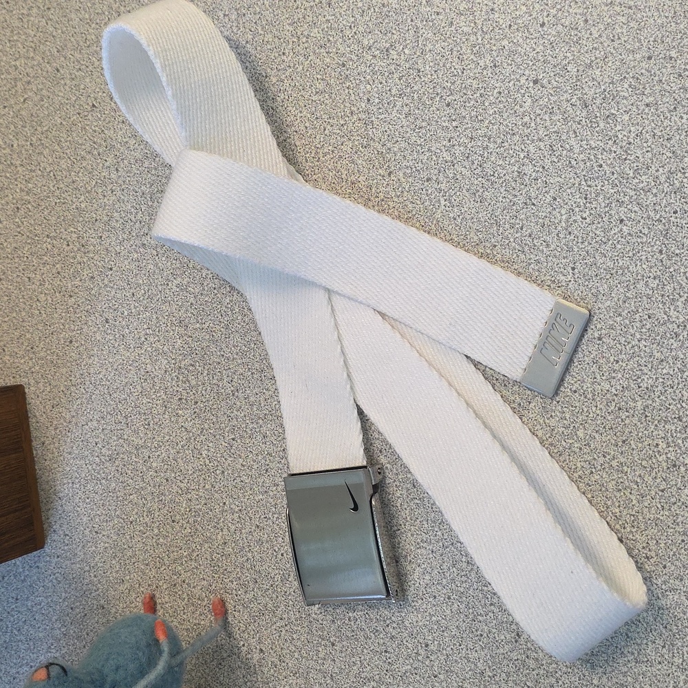 NIKE Golf Belt - White Adjustable Web Belt 38 inches - Picture 4 of 6